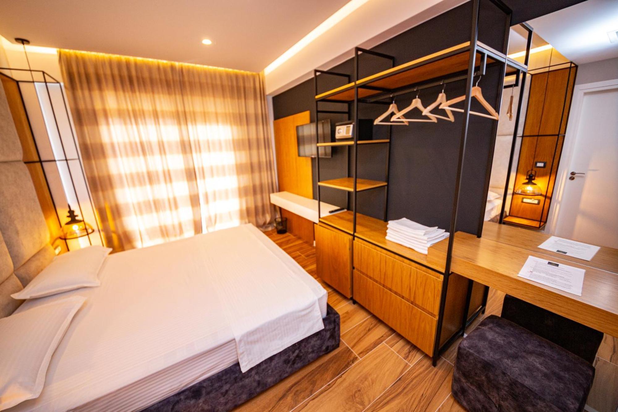 Adani Ksamil Phòng bức ảnh